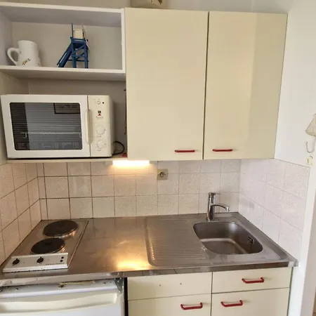 - Vue - à Seulement 300m Et Commerces Appartement