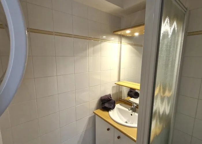 - Vue - à Seulement 300m Et Commerces Royan