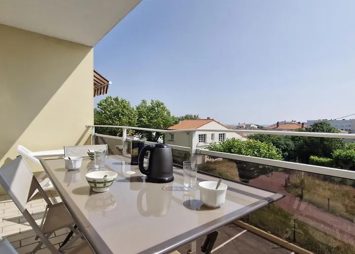 - Vue - à Seulement 300m Et Commerces Appartement Royan