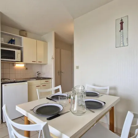 - Vue - A Seulement 300m Et Commerces