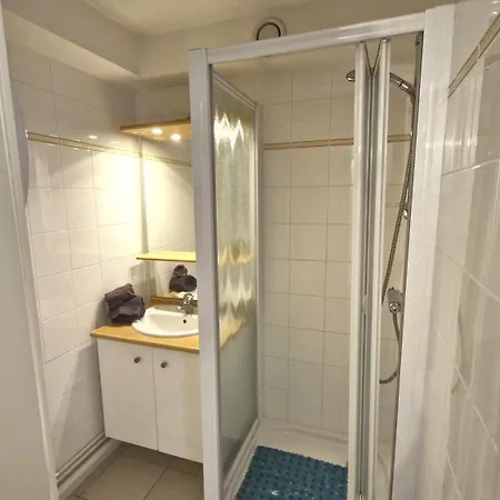 Apartment - Vue - A Seulement 300m Et Commerces