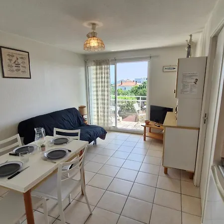 Apartment - Vue - A Seulement 300m Et Commerces *