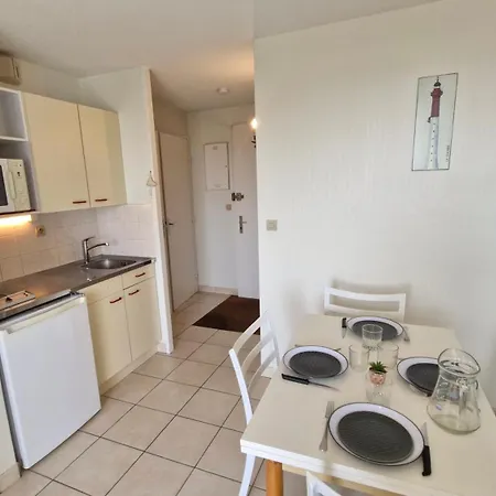 Apartment - Vue - A Seulement 300m Et Commerces