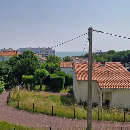 Apartment - Vue - A Seulement 300m Et Commerces *