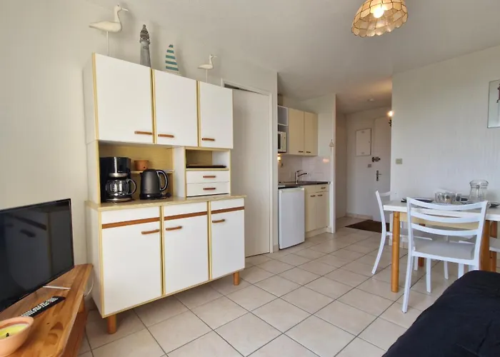 - Vue - A Seulement 300m Et Commerces Appartement *