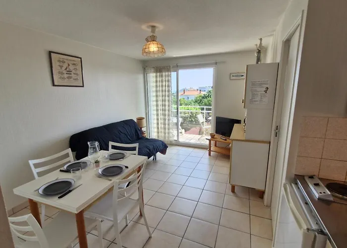 Appartement - Vue - A Seulement 300m Et Commerces *